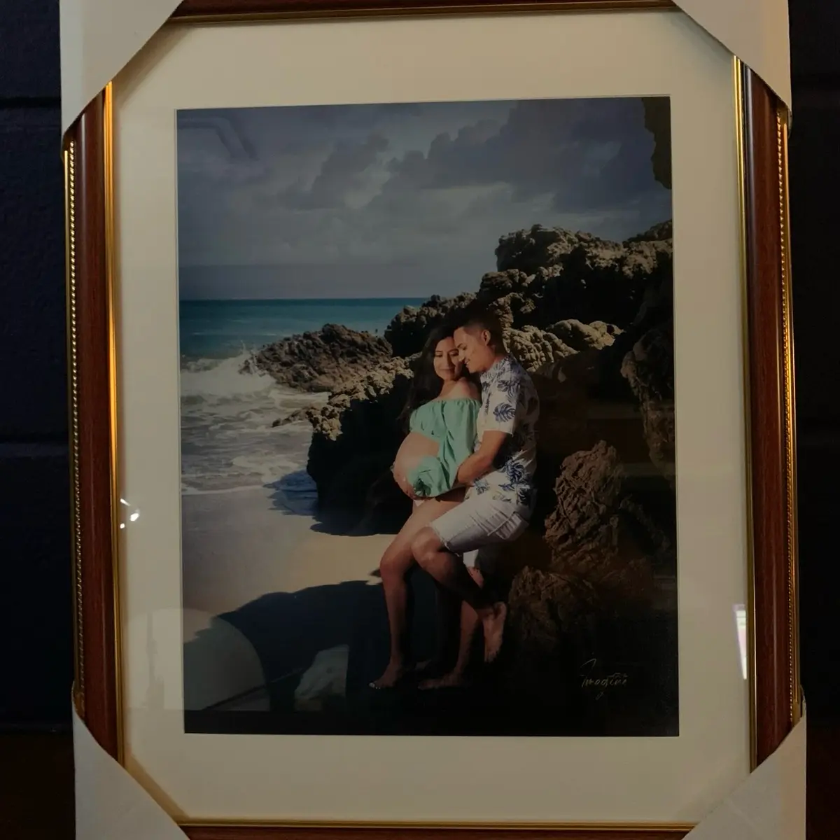 Matted frame 16x20 fits 11x14 photo or document