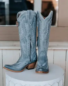 Ariat Women's Casanova Vintage Denim 10064079