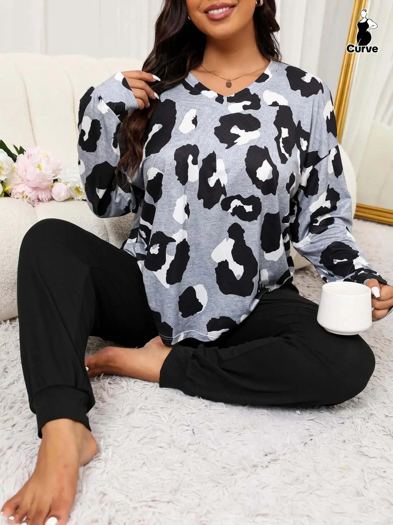2 Piece Set Plus Size Leopard Print Pyjama Set, Casual Long Sleeves Drop Shoulder Tee & Plain Pants Set for Women, Women's Sleepwear for Spring & Fall,  Pyjamas for Women, Pajama Set, Fitted Casual Style Loungewear