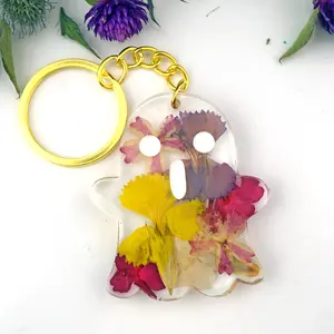 Carnation Floral Ghost Keychain, Real Flower Ghost, Halloween Keychain, Unique Fall Keychain, Ghost Lover Gift, Spooky Season Gift, Pink