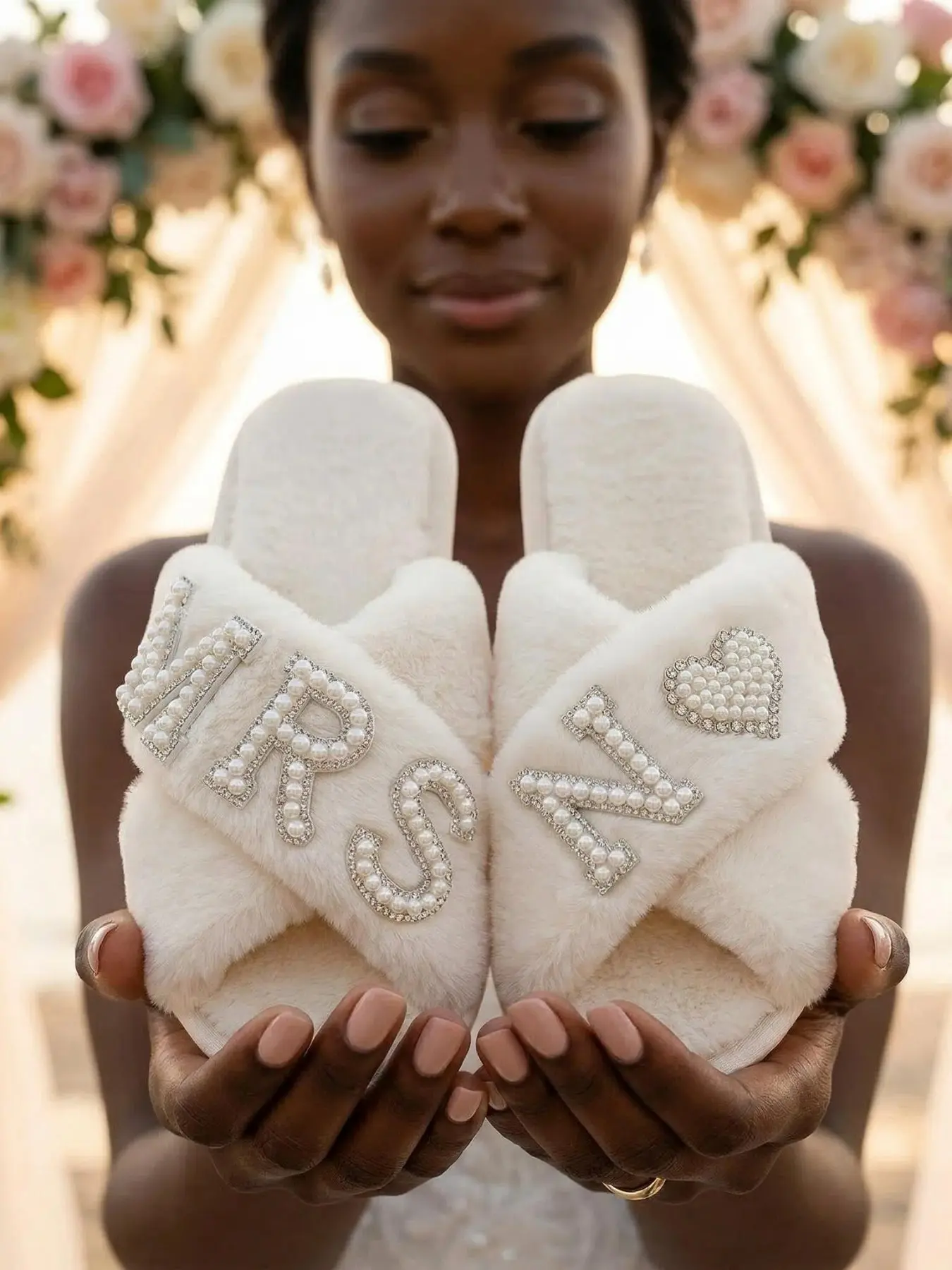 MRS N Pearl Fluffy Slippers - Bride Wedding Day Cozy Open Toe Slippers,X-Strap Plush Slippers with Pearl Rhinestone Heart Design, Customizable Name Slippers for Women, Perfect Gift for Weddings and Holidays, Footwear