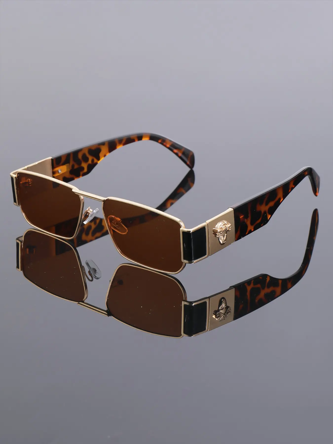New Fashionable Unisex Metal Rectangular Glasses, Street Style Eyewear for Parties, Beach, and Daily Wear, Retro Trendy Decorative Sunglasses