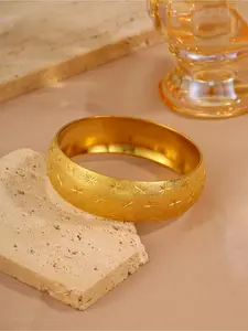 1 light luxury classic large star Jewellery bracelet, 304 stainless steel women's fashionable bracelet, suitable for daily parties, perfect gift for all seasons