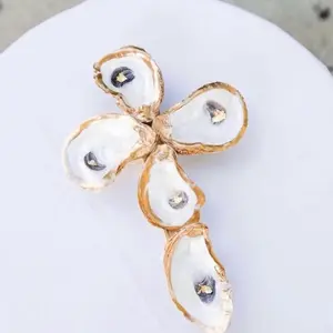 Oyster cross