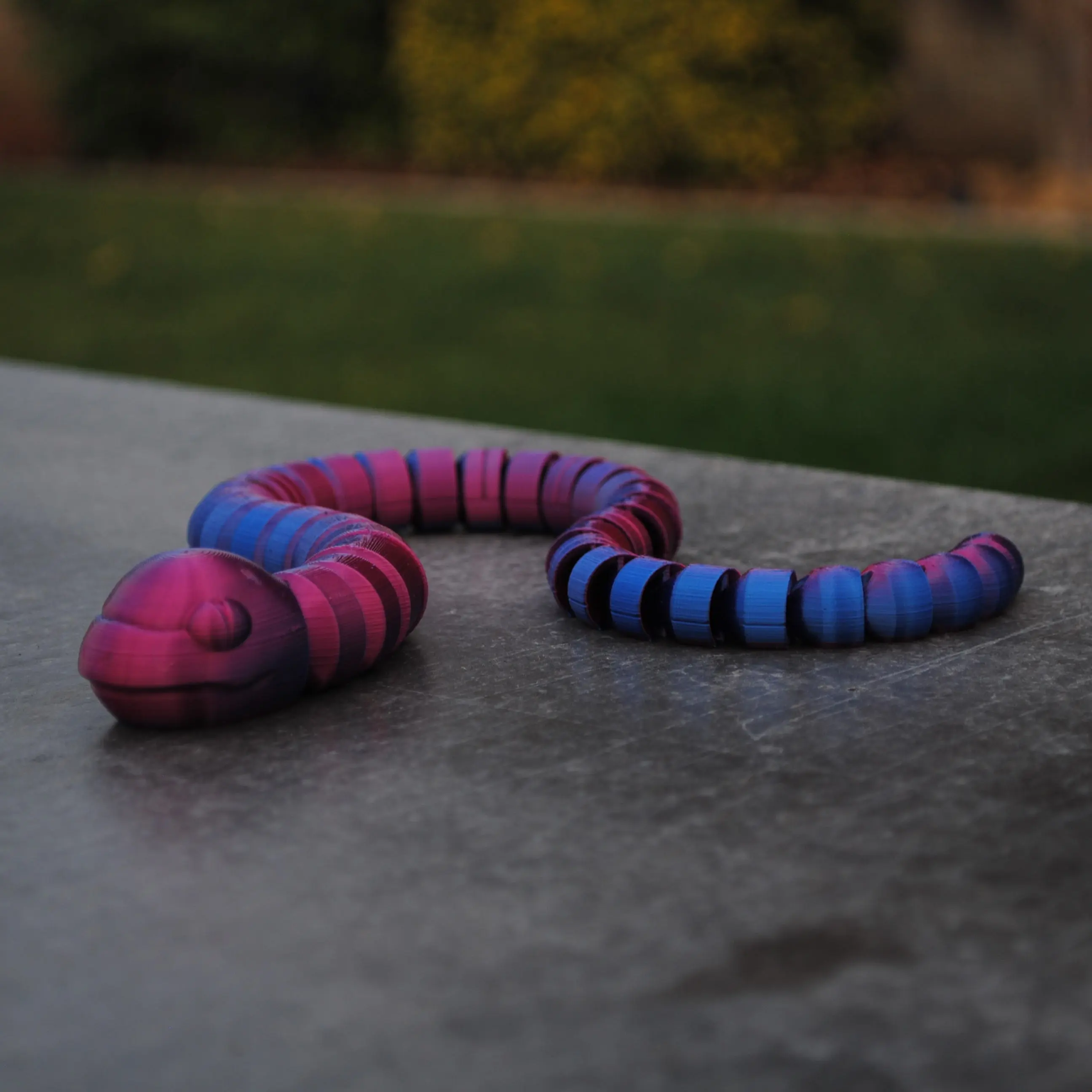 Multi-Color Plastic Articulated Sand Worm