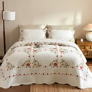 3Pcs Cotton French Country Quilt Bedspread Set Floral Embroidery Geometric Border Scalloped Edge Bedspread for All Seasons