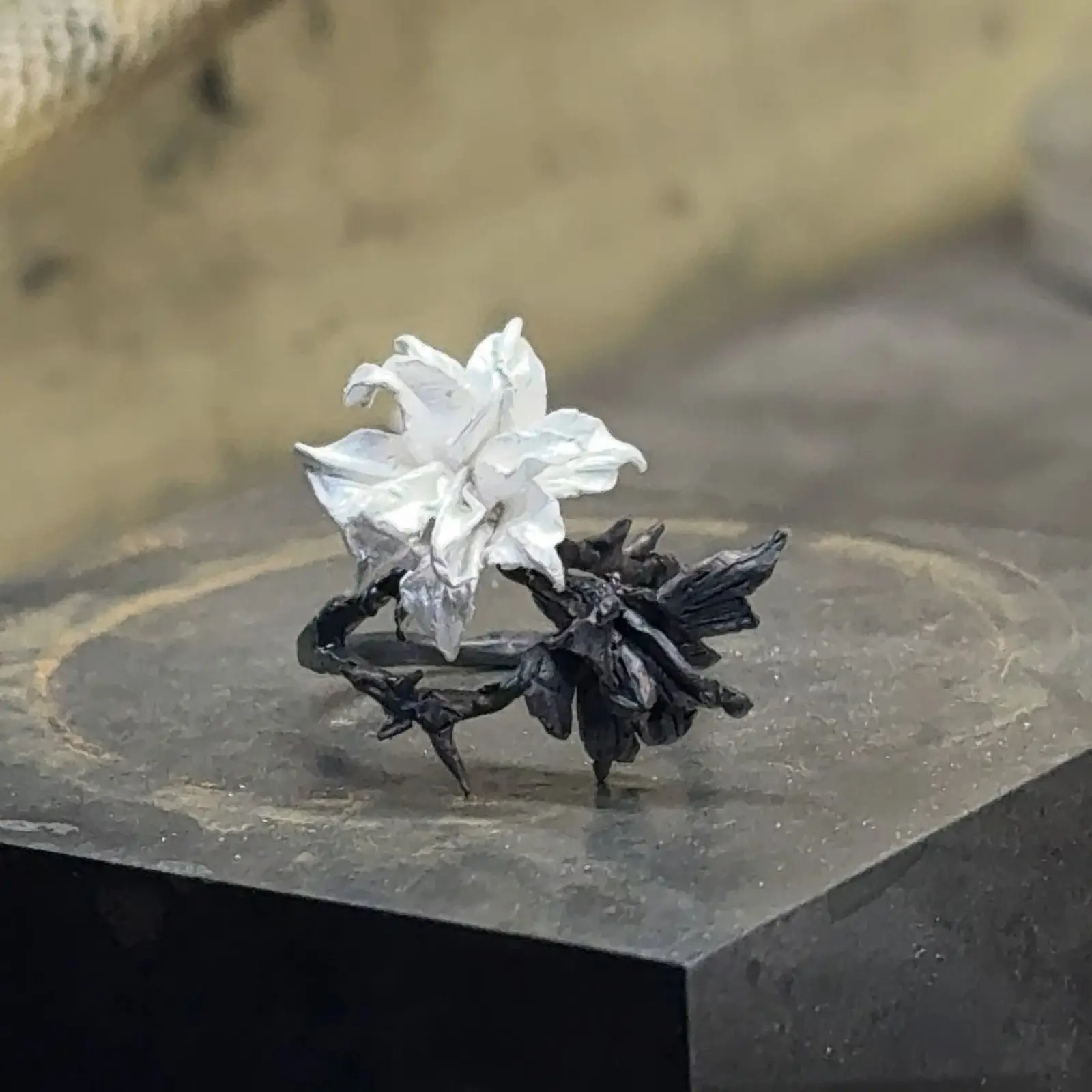 Designed ring in black and white with mandala personality, versatile and cool style ring for men and women