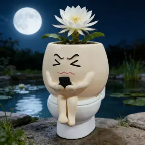 Creative Resin Smiley Face Planter Gift, Unique Decorative Figurine, Perfect Present for Friends and Family, Home Decoration Accessory