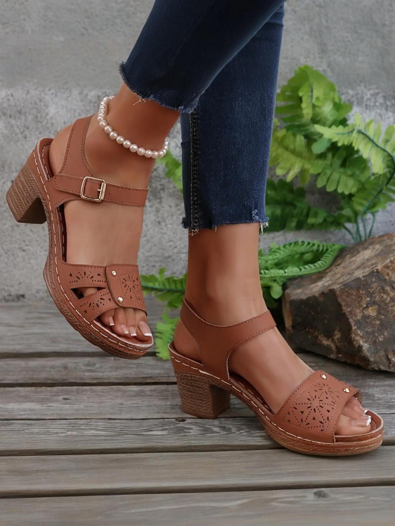 Women's Hollow Out Chunky Heel Sandals, Vintage Metal Buckle High Heel, Casual Peep Toe Ankle Strap, Artificial Leather, Medium Width, Fashionable Heeled Sandals, Casual Trendy Sandals