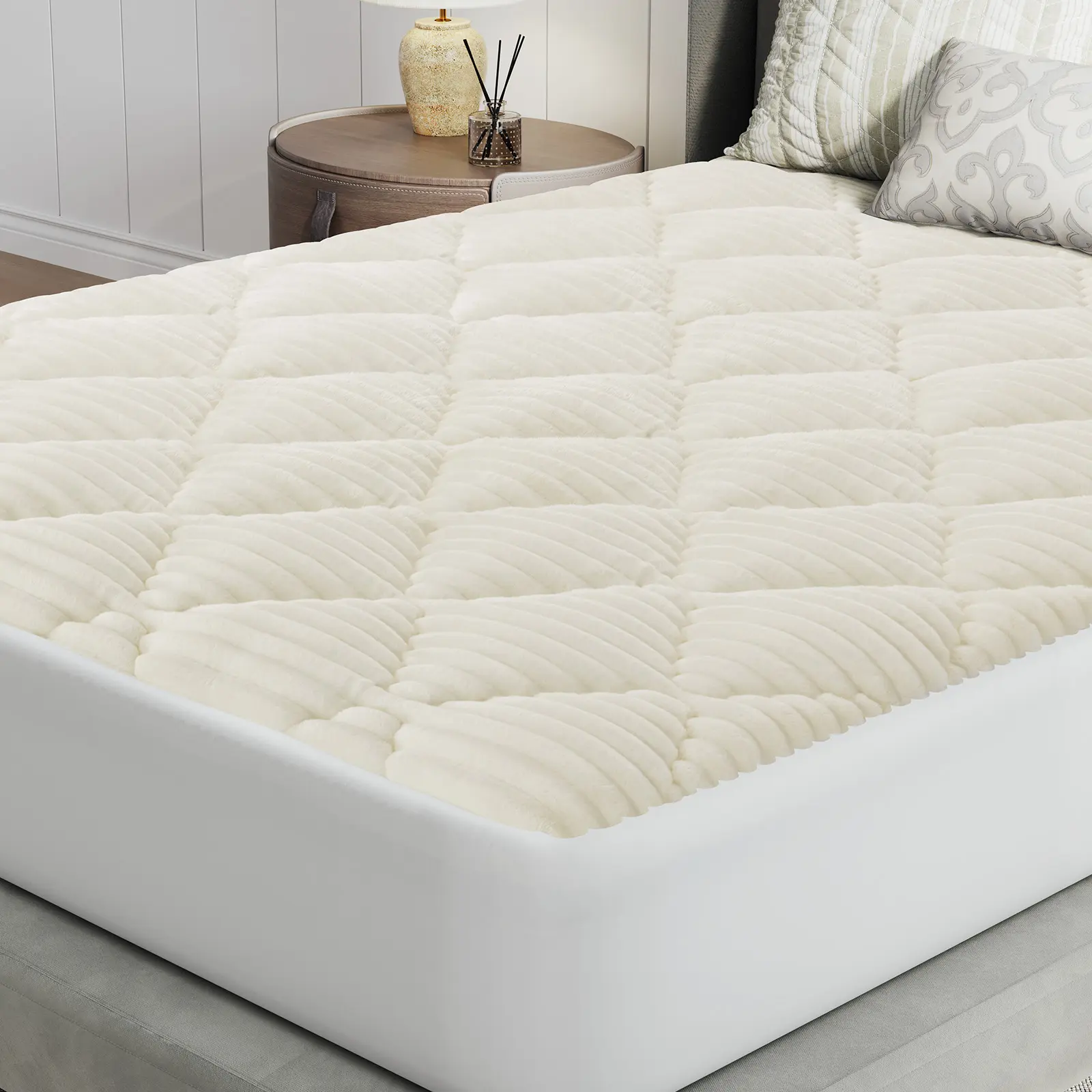 Novilla Fleece Mattress Topper Twin/Full/Queen/King, Warm Sherpa Mattress Pad, Cloud-Like Soft Bed Cover for Winter, Deep Pocket fits up to 21", Machine Washable,Back To School