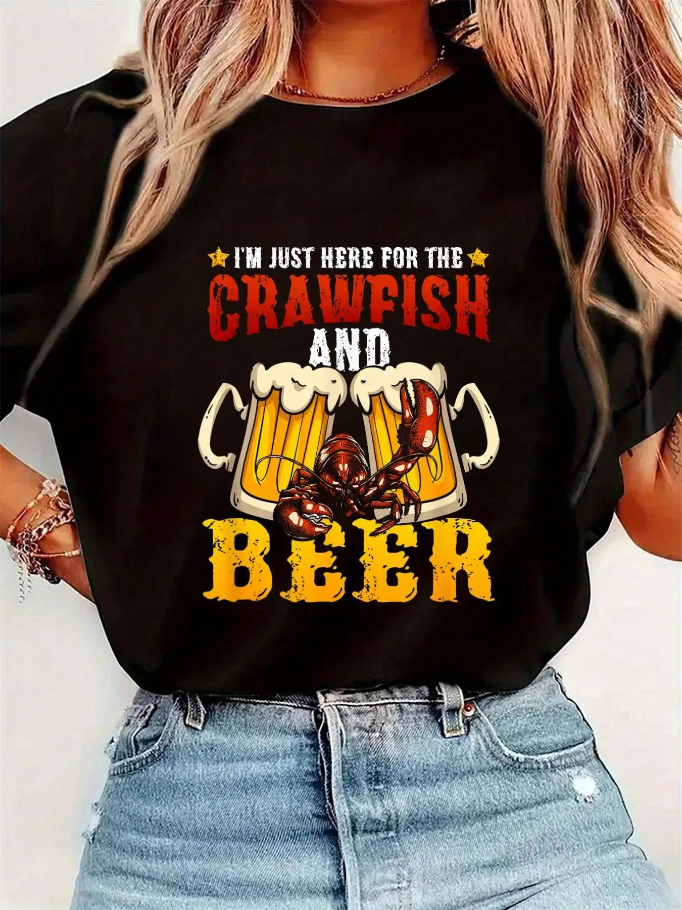Crawfish Lobster Im Just Here For The Crawfish And Beer T-Shirt Womens Round Neck Short Sleeve T-Shirt Fashion Graphic T