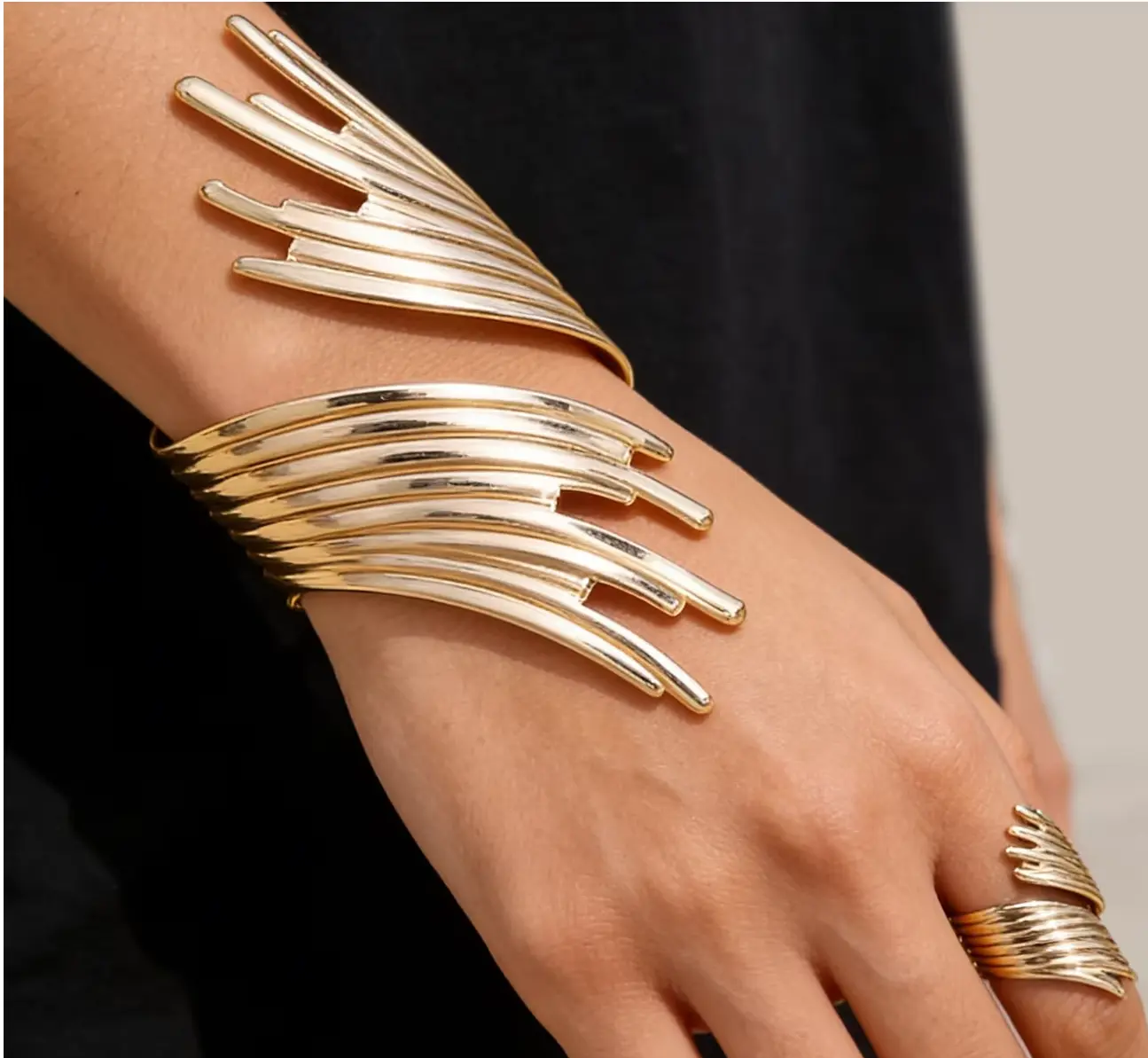 Women's 2-Pcs Baroque Feather Wing-Shape Jewelry Set - Polished Gold Arm Cuff Bangle Bracelet, Adjustable Finger Ring, Luxury Statement Accessories for Party Street Wear