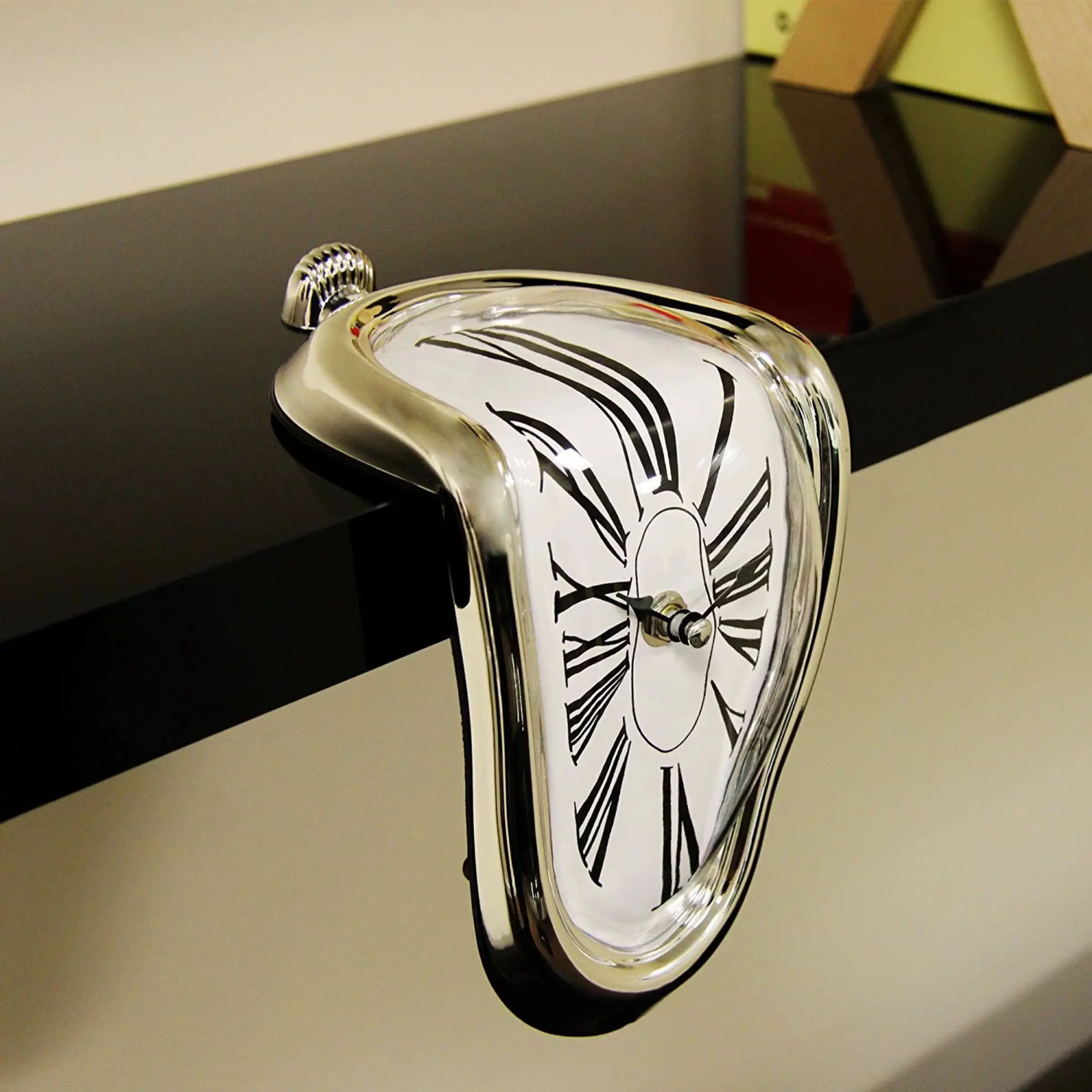 Surrealism Style Melting and Twisting Decorative Wall Clock, Roman Numeral Display, Battery-Powered (Requires 1 AA Battery), Creative Home Decoration Clock for Bedroom, Living Room, Study, Holiday Gift
