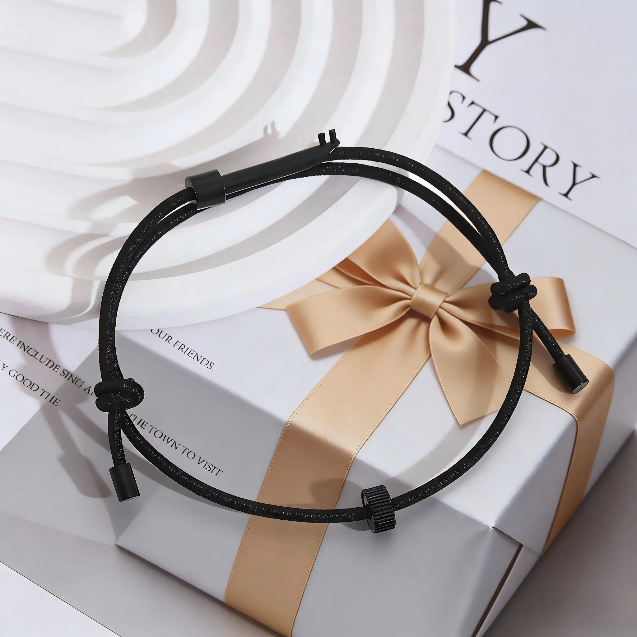 Braided Cord Survival Bracelet with Hidden Car Window Breaker, Multi-functional Escape Gear Perfect for Gifting