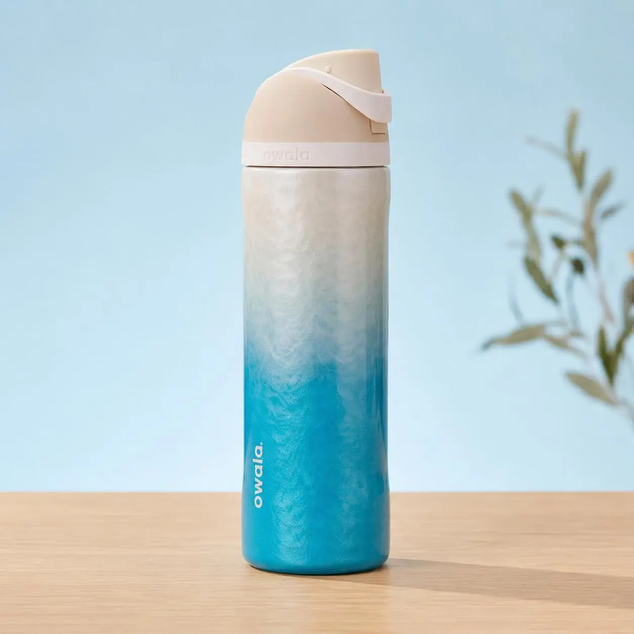 Owala FreeSip Sway Ocean Blue Gradient Water Bottle Insulated Stainless Steel Leakproof Straw Lid Travel Tumbler Cup Holder Friendly Beach Gym Outdoor Hydration Bottle