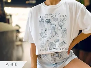 Ocean Animal Shirts, Trendy Coastal Sea Creature T-Shirts, Cute Oversized Beach T-Shirts, Summer Vacation Outfits, Sea Creature Print Shirts, Casual Coastal Wear, Gifts For Ocean Lovers