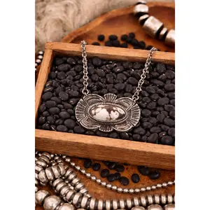 THE OVAL CONCHO NECKLACE Flat Byzantine Chain
