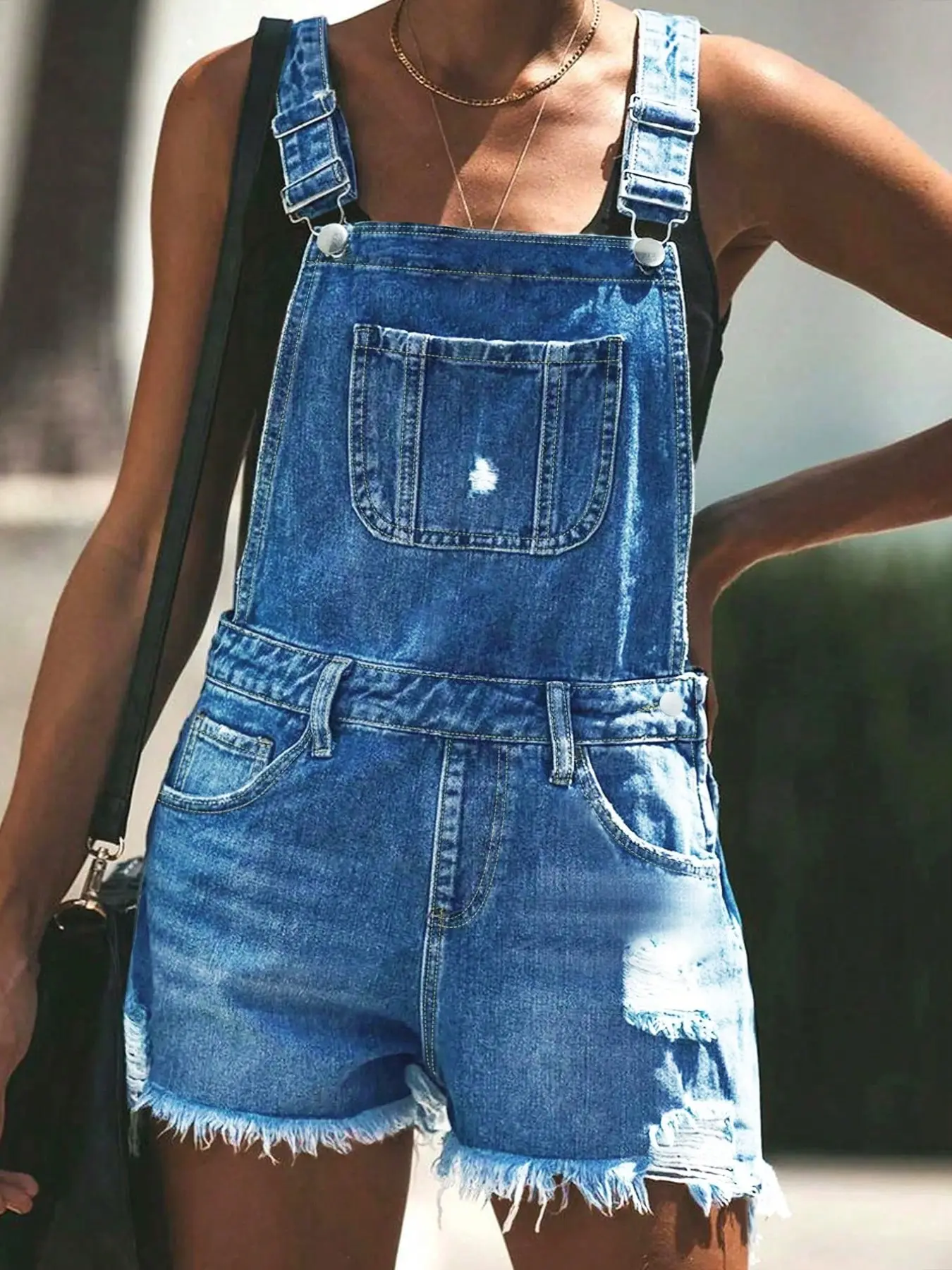 Women's Casual Ripped Denim Medium Wash Overall Bib Shorts, Sleeveless, Adjustable Straps, Mini Jumpsuit, Perfect for Vacation Beach Streetwear, Spring & Fall Fashion, Fit