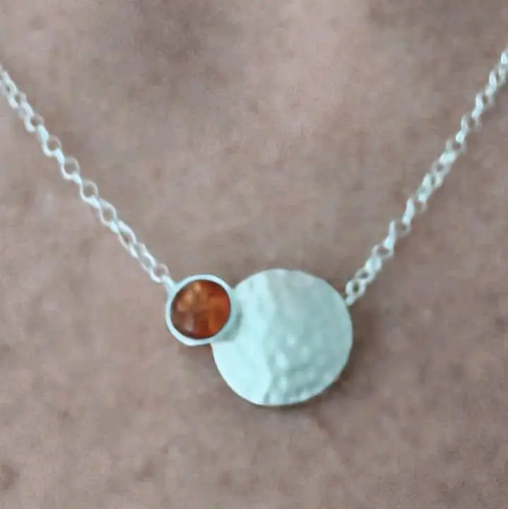 Floating Eclipse Moon Necklace - Elegant Design with Two Pendant Elements, Silver Chain, and Unique Moon-Shaped Pendant