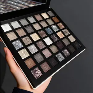 42-Color Smoky Eyeshadow Palette Matte Shimmer Glitter 24H Waterproof Smudge-Proof Highly Pigmented Natural Blurring Effect Fine Powder No Fallout Flawless Finish Perfect for Halloween Fall Festivities Christmas Parties Party Stage Must-Have Great Gift 。