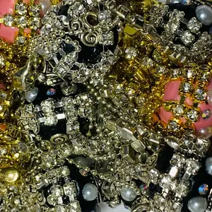 Fancy dangle bead with crown, 2 color mix, 2 pcs