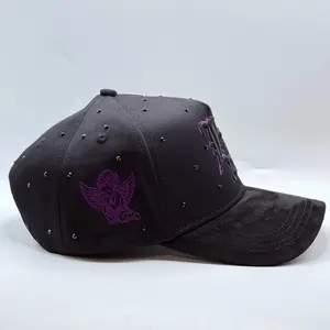 Gorra Snapback Angel Purpura Vicera de Gamusa Black with Purple Embroidery and Studs