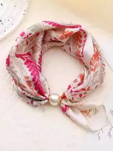 Mother's Day Gift Pearl Magnetic Clasp Necklace Scarf with Ditsy Floral Pendant, Chic Soft Floral Print Scarf for All Seasons, Stylish and Versatile Fashion Accessory