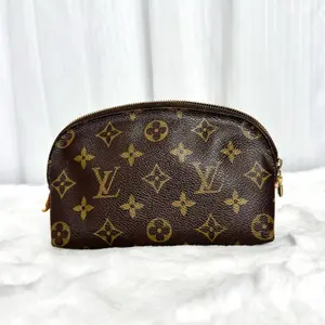 Pre-owned Louis Vuitton Monogram Shell Shaped Cosmetic Pouch|21018024 WWL