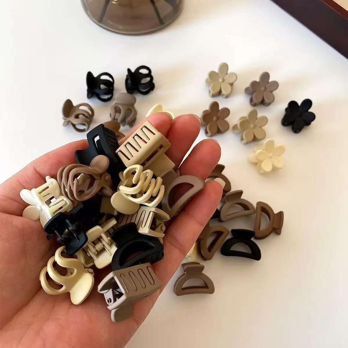 Minimalist Random style Mini Hair Claws (20pcs), Casual Versatile Claw Clip Pack for Women & Girls, Claw Hair Clips, Elegant All-match Fashion Accessories for Daily & Party Decoration, Exquisite Jewelry for Birthday Gifts