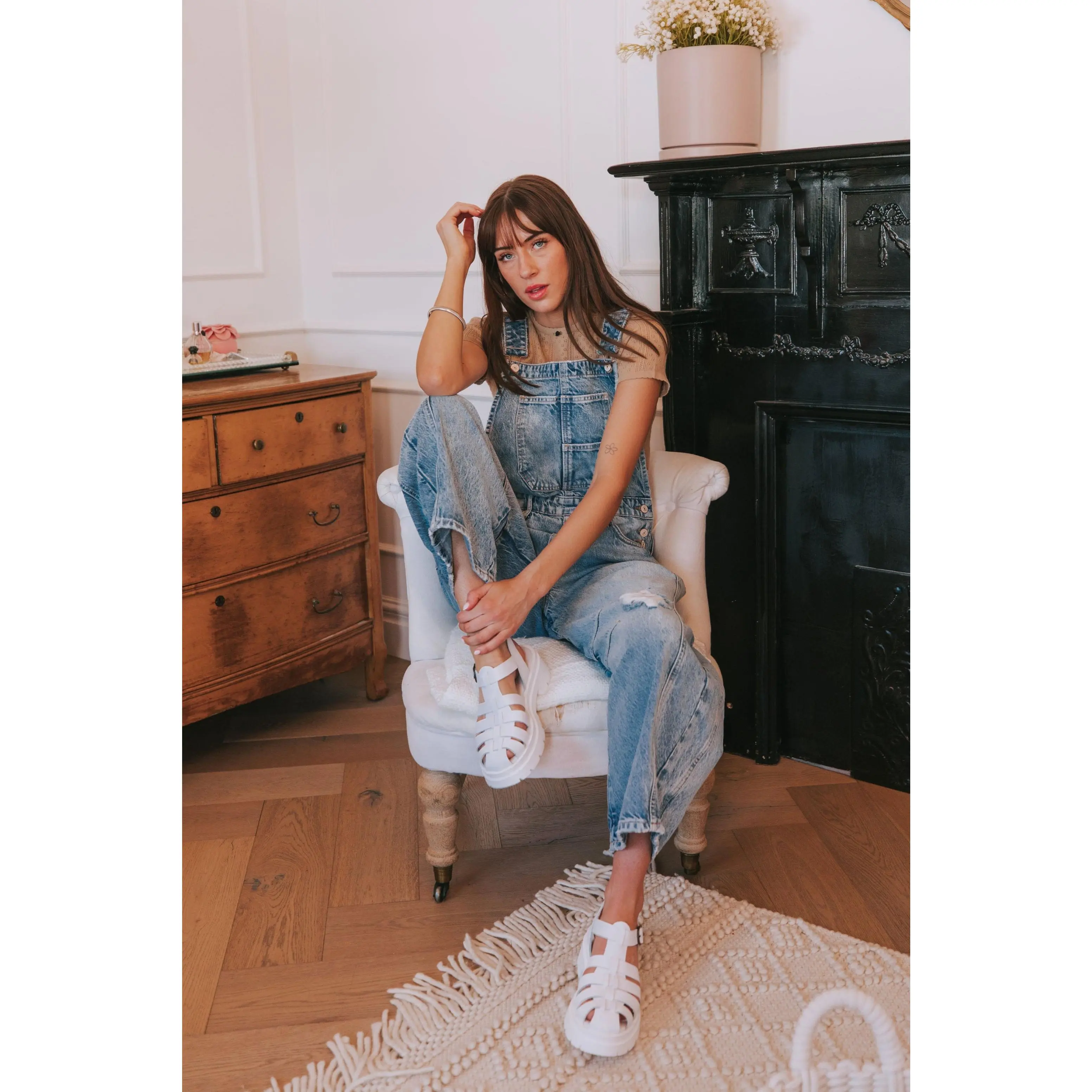 Free People Women's Good Luck Barrel Denim Overalls - Everyday Relaxed-Fit Jumpsuit with Button Details, Tapered Legs, Adjustable Straps for Casual Style, Traditional, Low Iron, Barrel Overalls, Pocket Access, Cold Wash, Cotton, Tapered Knee Design, Tradi