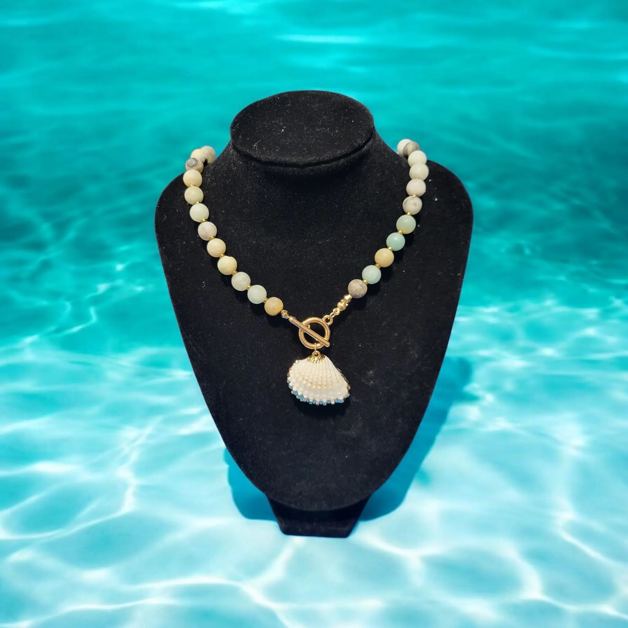 Mystic India Agate Necklace with Shell Pendant and Gold Tone Clasp for Women's Fashion Jewelry Elegant Agate and Natural Shell Design