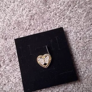 Heart-Shaped Rhinestone Earring - Gold Plated, Sparkling Design, Perfect for Any Occasion