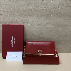 Pre-owned SALVATORE FERRAGAMO Leather Shoulder Bags 7.8'' R1409 Shoulder Bag C1854524749 0320 T1 Chloe