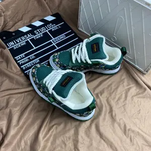 Vintage floral embroidered bread shoes, green thick soled dad shoes, Japanese Y2K trendy couple skateboarding shoes