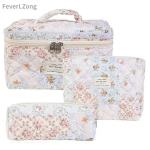 Floral Pattern Makeup Bag Set 3 Pack Large Cotton Quilted Makeup Bag Set Flower Travel Toiletry Organizer Bags for Women Girls Toiletry Travel Make Up Organizer Bag