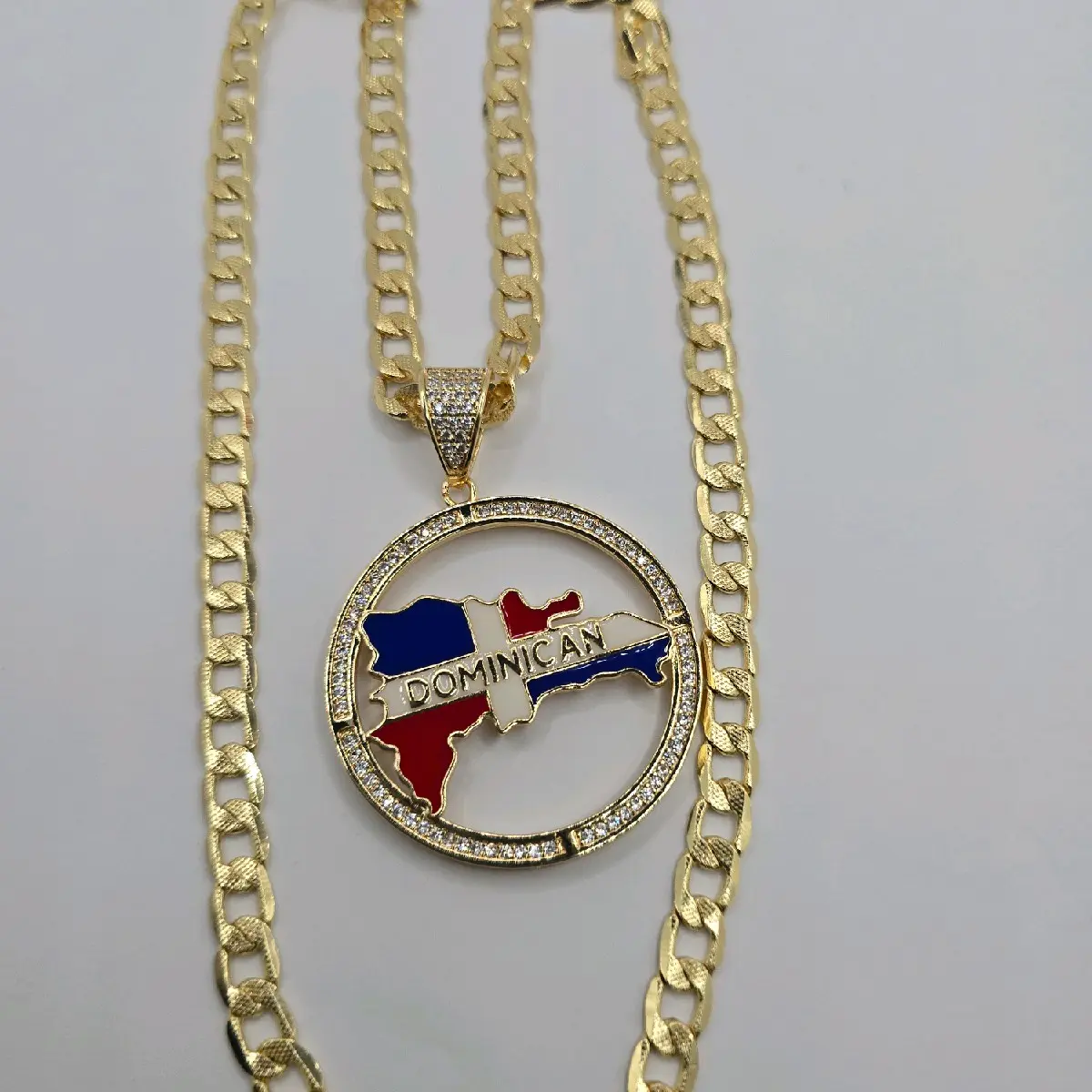 DOMINICAN Fashion necklace Cuban link style gold-plated with clear stone's big pendant