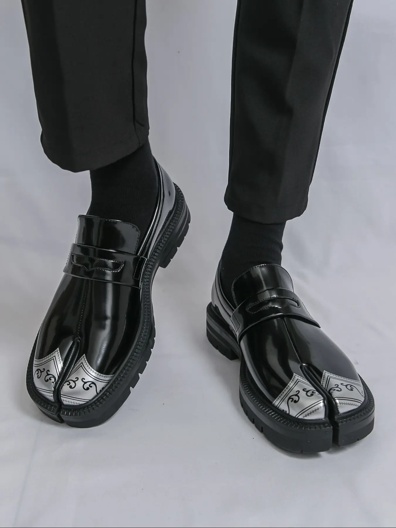Japanese Anti-Toe Split Men's Casual Loafers, Mirror Fashion Unique Vintage Color Rub Ugly Cute Trendy Shoes, 1 Pair