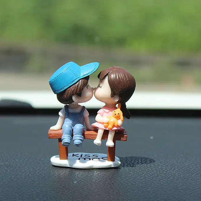 Blue and pink couple's sunscreen base