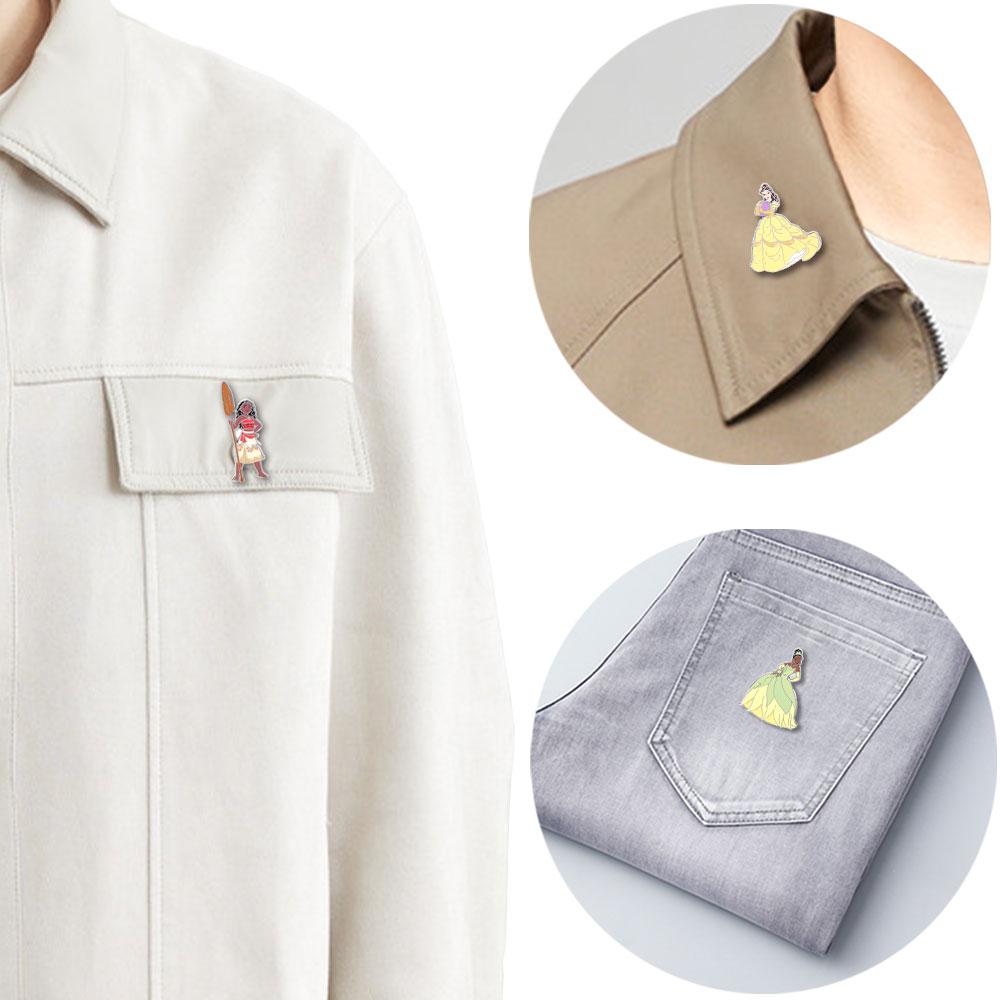 1PC Disney Princess Pin Officially Licensed Gorgeous Gown Dress Gold-foil Belle Jasmine Ariel Snow White Tiana Cinderella Moana Anime Brooch Backpack Decoration Jacket Lapel Anti-Rust Exquisite Alloy Enamel Gift