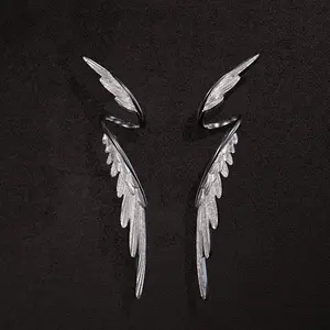 Needle rotating wing earrings with a cool and elegant style, personalized and high-end earrings