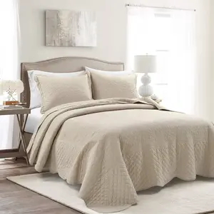 Lush Decor Medallion Scalloped Edge Oversized Bedspread Set Queen/King 3-Piece Textured Design Machine Washable Vintage Cottage Chic Style