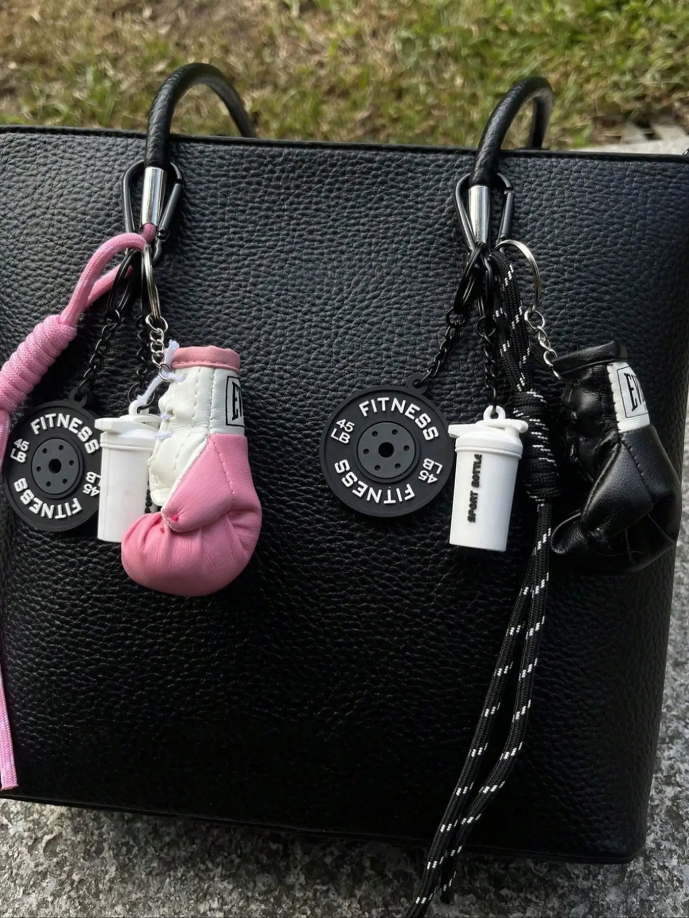 Mini Fitness Set with Sport Barbell and Boxing Gloves, Unisex Detachable, Ideal Gift for Gym Enthusiasts, Backpack Decorations, Stylish Keychain, Keychain Pendant, Keychain Accessories