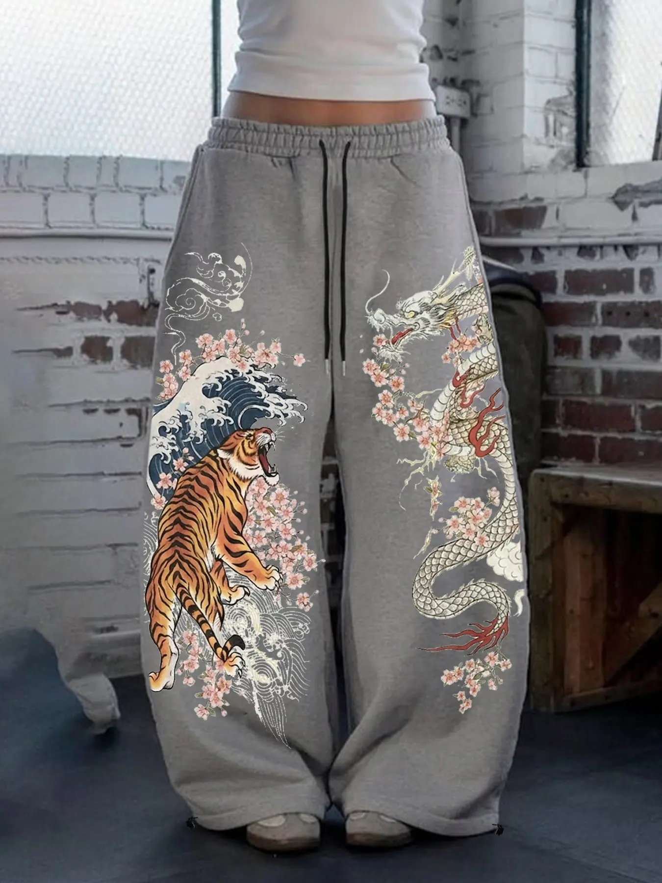 Women's New Style Tiger Dragon Print Loose Fit Streetwear Pants, Casual Fitted Drawstring Waist, Long Regular Length, Fall & Winter, Casual Fabric Pants