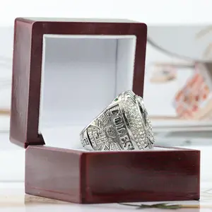 2017 ring Eagle Design ring and box There are words on the inner ring size 8-14