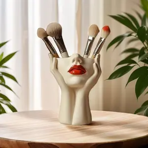 Red Lips Bohemian Decorative Ornament - Stowable Home Decor Statue, DIY Specialty Supply with Unique Design, Adds a Bohemian Touch, Room Decorations for DIY Enthusiasts, Add A Bohemian Touch