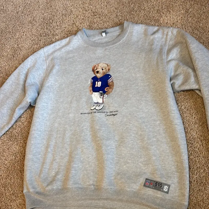 Cute Teddy Bear Football All Team Graphic Black Sweatshirt Pullover Vintage Sport Varsity Crwneck Unisex Oversized Fall Winter Sweater Cozy Game Day Outfit Streetwear Fans Gift 4Y