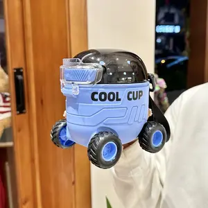 1 Pc 18.6oz New Cute Cartoon Water Cup, Outdoor Portable Pop-It Straw Plastic Cup, Fun Mars Design Tumbler