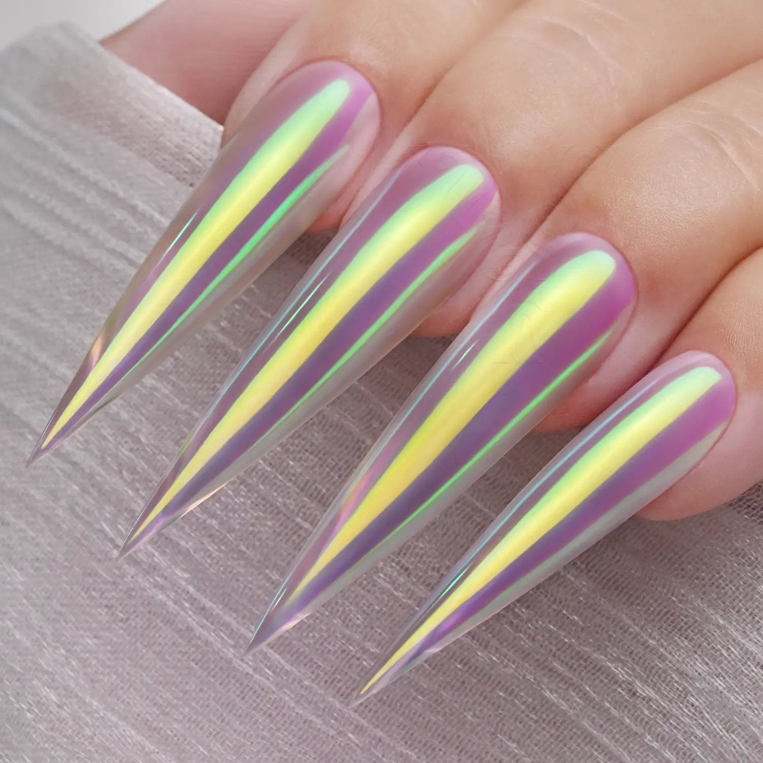 YOKEFELLOW GleamTap Cushion Aurora Chrome Nail Powder GT115 Ethereal/Pink Lilac with Gold Sheen Magic Mirror Nail Chrome Powder Super Shine Aurora Metallic Chrome Powder Illuminating Iridescent Nail Art Glitter Decoration for Home DIY Salon Manicure