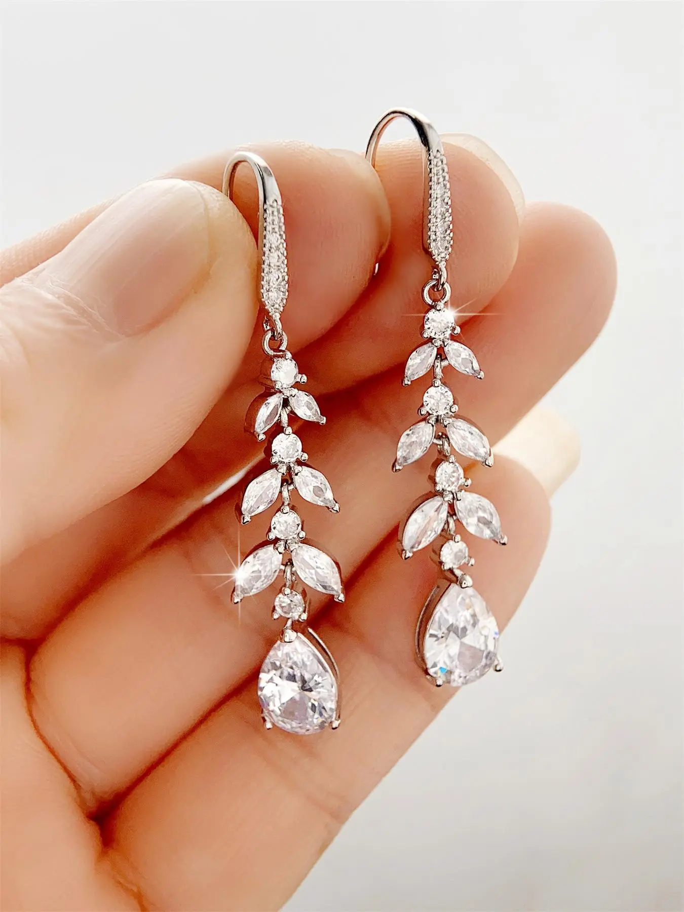 Water Drop Shaped Rhinestone Decor Dangle Earrings (1 Pair), Fashionable Jewelry for Women, Daily Clothing Decor, Trendy Party Jewelry Gifts, Trendy Fashionable Accessories