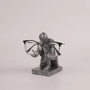 Creative Resin Sunglasses Stand, Gentleman Pen Holder, Pencil Holder, Knight Sword Display Rack, Office Desk Organizer, Sun Glasses Storage Bracket, Office Desk Accessories, Desk Decor